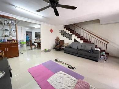 2.5 sty Endlot with Land Nicely renovated