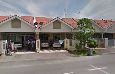 Taman Putera Indah, Batu Pahat/ Non bumi lot/ freehold/ 1540 sqft