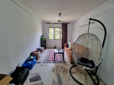 Flat PKNS Seksyen 7. Partially Furnish. Near to UITM & I-City Mall.