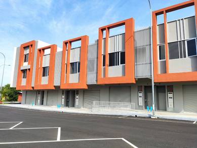(FACING MAIN ROAD) Brand New First Floor Shop Lot Uni Square Nilai