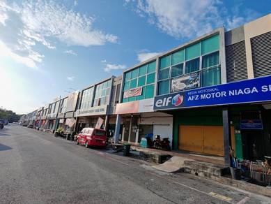 FACING MAINROAD 2.5 Storey Shoplot North Avenue Near Laguna Merbok