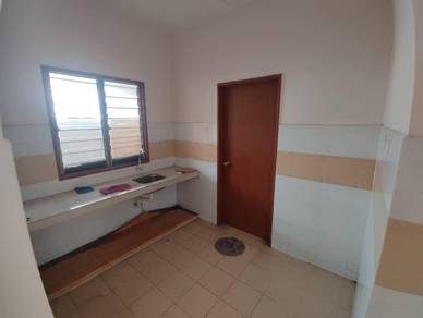 Daisy Bandar Bukit Raja 1.5 storey House Partially Furnished For Rent