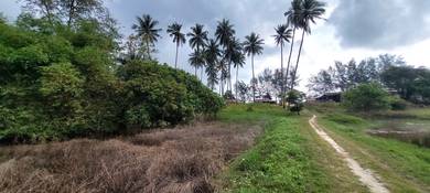 Lot 0.4 ekar tepi jalan pantai Kelulut Marang