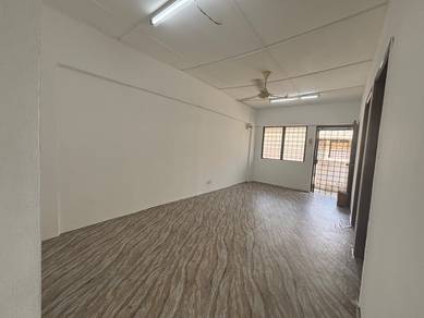 Flat Mahkota Cheras near NSK @ BMC Mall New Paint Vinyl Flooring RENT