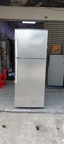Cun condition LG 2door fridge 400L berfungsi baik