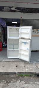 Cun condition LG 2door fridge 400L berfungsi baik