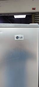 Cun condition LG 2door fridge 400L berfungsi baik