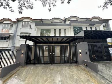 Fully Renovated 2.5 Storey | 22 Min to CIQ | 5 Rooms |Good for family!