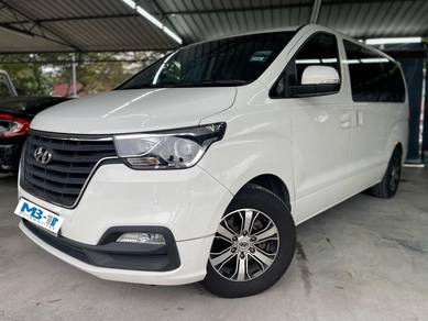 Hyundai GRAND STAREX 2.5 ROYALE FACELIFT (A)