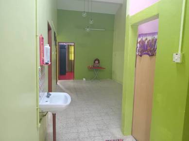 1.5 Storey Terrace House Taman Melaka Baru for Rent (near Infineon)