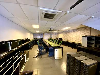 Ground Floor Shop Lot Facing Main Road For Rent