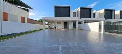 Double storey corner house at Desa Wira near pine square,emart,MJC