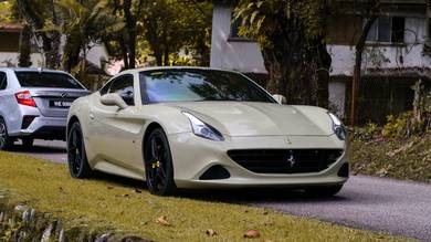 Ferrari CALIFORNIA T 3.9 (A)