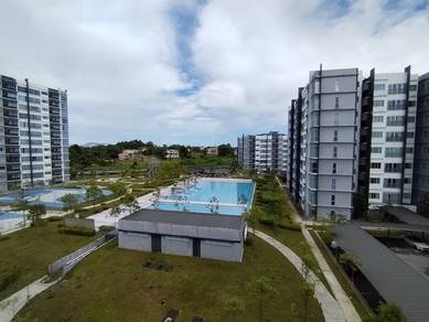 Liberty Grove Spacious 3 bed Pool View Apartment