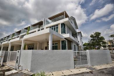3-storey-Terraced-House-for-sale-Teluk-Kumbar-Penang