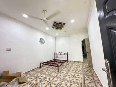 Skudai Taman Universiti Single Storey Renovated Extended Good Location