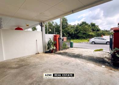 Double Storey Intermediate Terrace at Midway Credcent Kota Samarahan