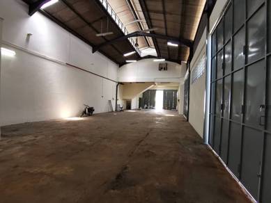 (40x130 / Refurbished) Batu Caves Sri Gombak 1.5sty Semi-D Factory