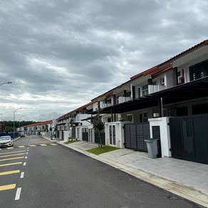 Dato Onn Corner lot Jalan Perjiranan 2 Storey House For Sale