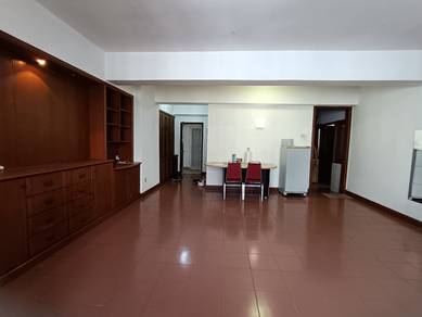 Kelana Puteri spacious 4-bedroom 2-bath, perfect for a small family