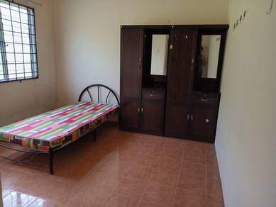 Bedroom Single Non Sharing untuk perempuan di Arau