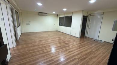 Bundusan Industrial Office / Partial furnished / Corner / Bundusan