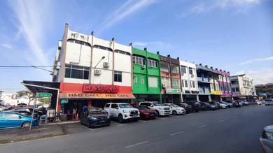 3 Storey Intermediate Shoplot at Jalan Satok/Rubber For Sale