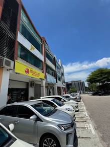 Taman Molek 3 Storey Shop / Johor Jaya