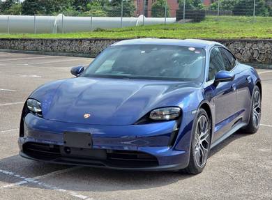 Porsche TAYCAN RECON NEW CAR CONDI MILGE 9K!