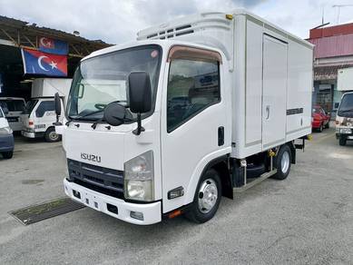 ISUZU NLR 85 10ft Ice Box Recond