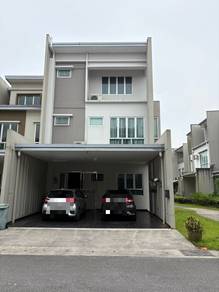 3 Storey Academia Lane CORNER , Gated & Next To Samarahan Golf Club