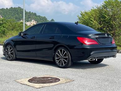 Mercedes Benz CLA200 (CBU) Local - PREMIUM