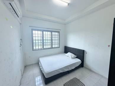 idaman senibong permas jaya / masteroom for rent / 10+min drive to ciq