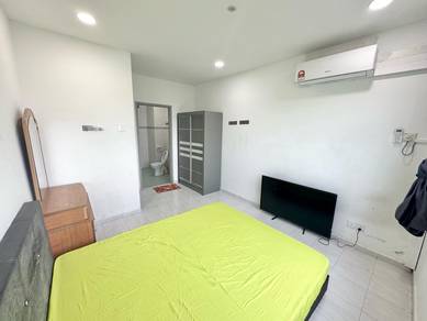 idaman senibong permas jaya / masteroom for rent / 10+min drive to ciq