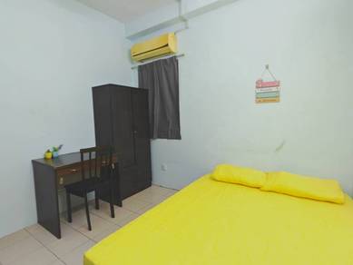 USJ 1 Female Medium Room Casa Subang Near Segi, Mydin, Damen, BRT