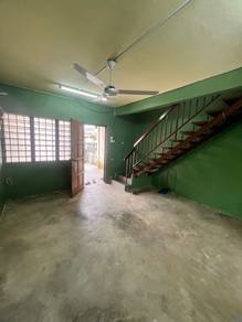Lading Puteri Wangsa Johor Double Storey Standard House
