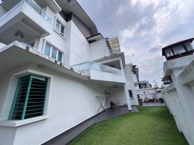 3 Storey Corner House at Taming Indah 2