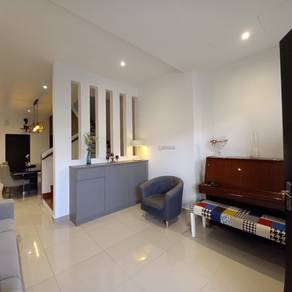 Intermediate Renovated Double Storey Alam Impian