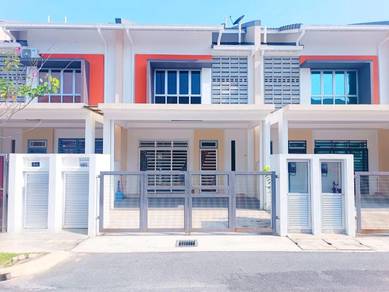 Double Storey Terrace, Taman Warisan Puteri, Precinct 6, Sikamat