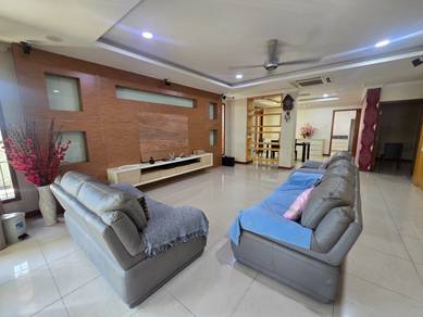 Golden Hill Garden 2 1/2 Storey Terrace House