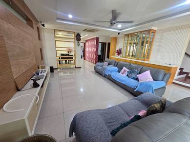 Golden Hill Garden 2 1/2 Storey Terrace House