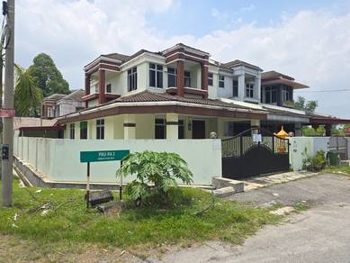 Double Storey House Corner At Taman Pinji Ria, Ipoh, Perak.