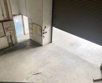 1.5 storey semi D (Valdor industry area )