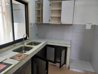 Meadow Park 2 Condo/Partially Furnished/1 Parking/Old Klang Road Good
