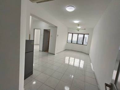 Nice Partially Furnished 2R1B Type Main Place Residence USJ for Sales