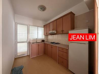 GURNEY PARK at Georgetown near Pulau Tikus good condition unit