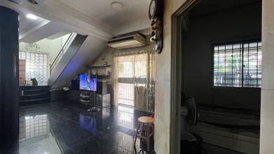 Selayang intan baiduri corner for sale