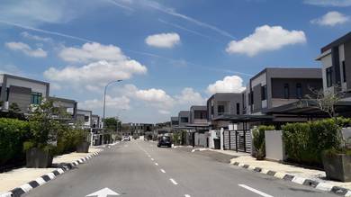 BIGGER LAND AREA 2 Sty Back to Back Villa Cinta Sayang Resort Villa