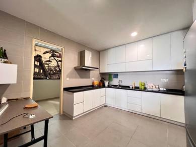 X2 Residency condo 4r5b 2415sf Taman Putra Prima Puchong for sale
