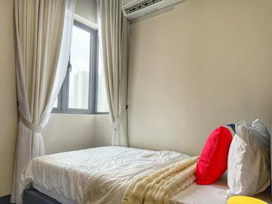 R&F Seine Region_Comfy Room for Rent